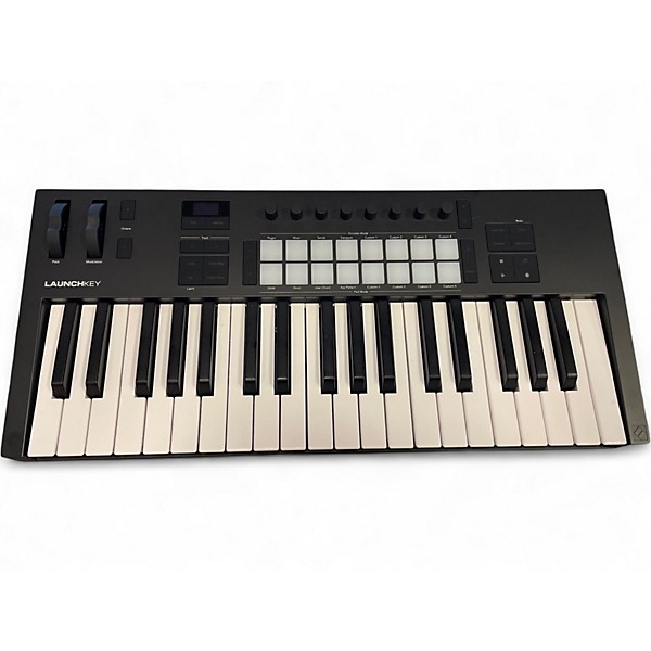 Used Novation LAUNCHKEY 37 Keyboard Workstation