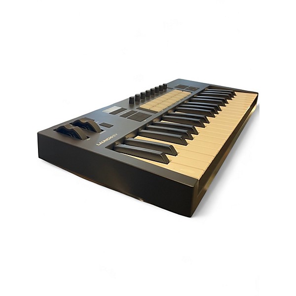 Used Novation LAUNCHKEY 37 Keyboard Workstation