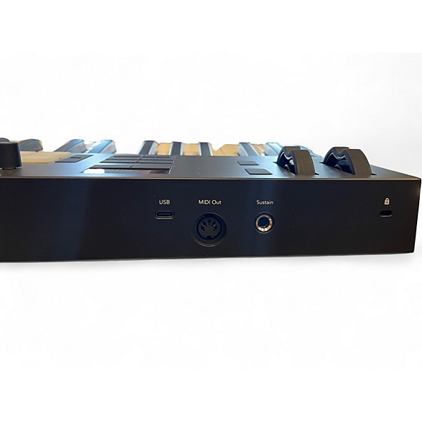 Used Novation LAUNCHKEY 37 Keyboard Workstation