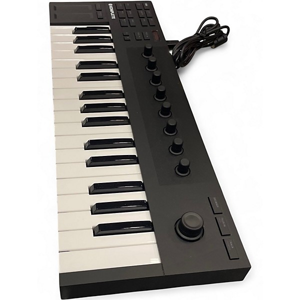 Used Native Instruments Komplete Kontrol M32 MIDI Controller