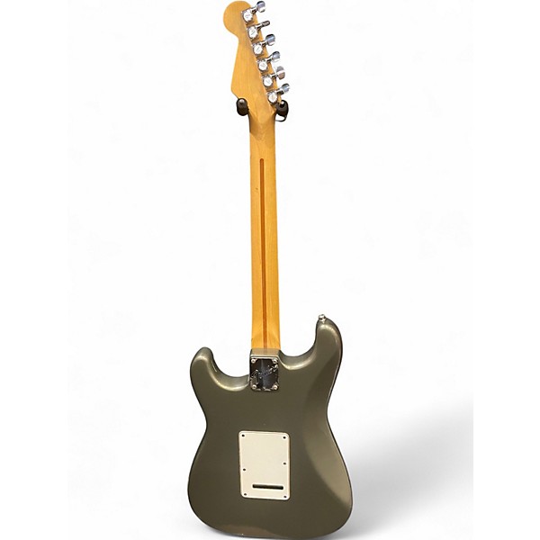 Vintage 1988 Fender American Standard Stratocaster Inca Silver Solid Body Electric Guitar