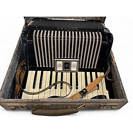 Used 1952 Hohner student avm Accordion