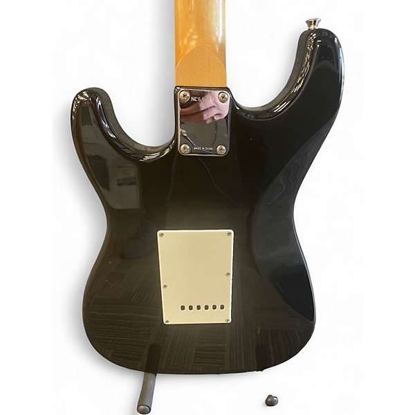 美品 メンテ済 Squier BULLET STRATOCASTER BLK Squier Bullet Stratocaster HSS with Tremolo Limited-Edition