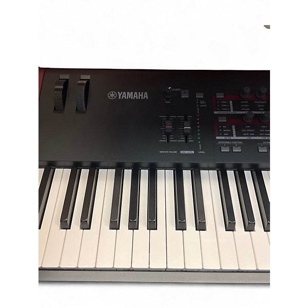 Used Yamaha MOXF8 88 Key Keyboard Workstation