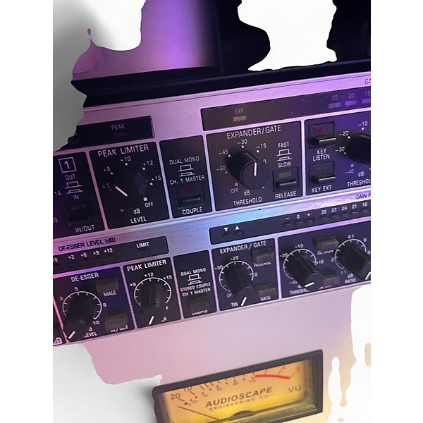 Used Behringer MDX2000 Compressor