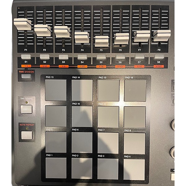 Used Akai Professional MPD32 MIDI Controller