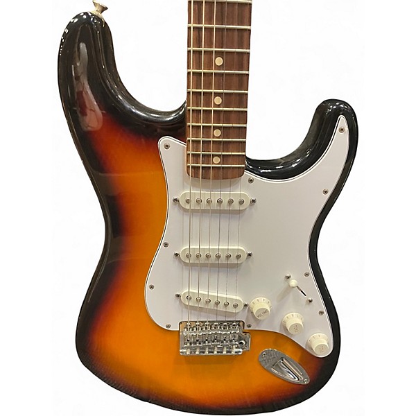 Used 2000 Fender Player Stratocaster 2 Tone Sunburst Solid Body Electric Guitar