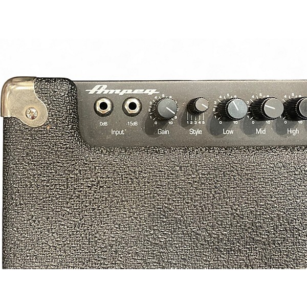 Ampeg BA115HP ベース　コンボアンプ　220w Used Ampeg BA115HP 220W 1x15 Bass Combo Amp | Guitar Center