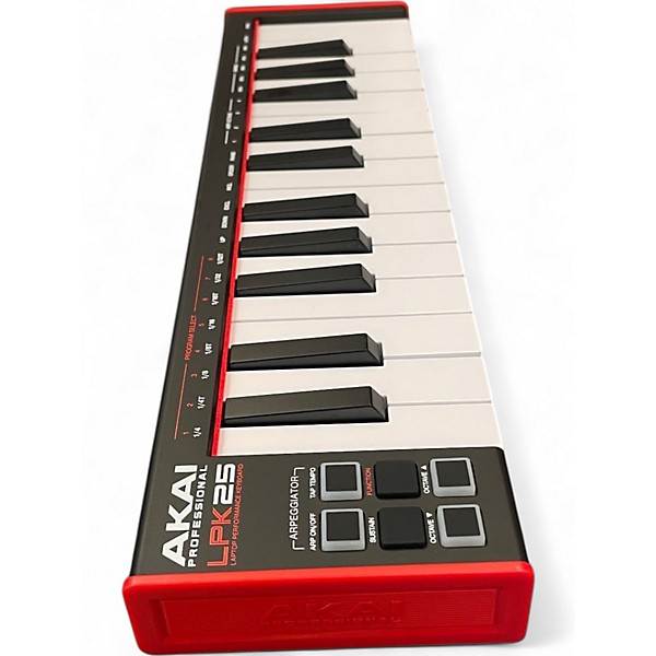 AKAI MPC LIVE MIDIコントローラーLPK25とケース付き 中古品 AKAI MPC LIVE MIDIコントローラーLPK25とケース付き 中古品