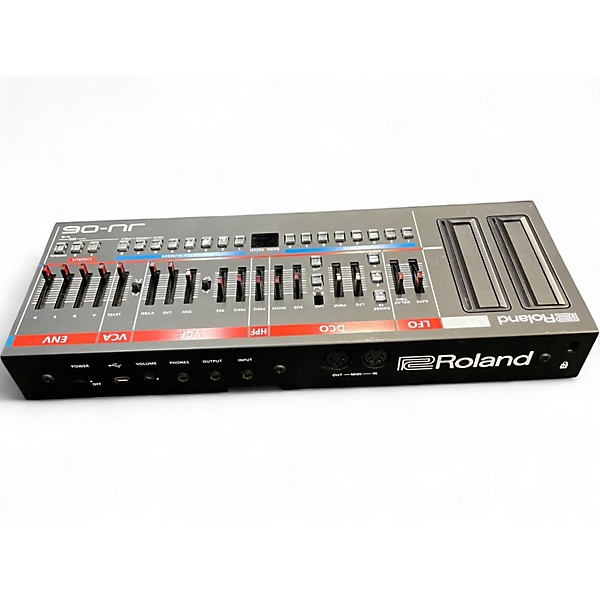 Used Roland JU06 Synthesizer