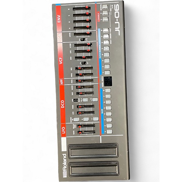 Used Roland JU06 Synthesizer