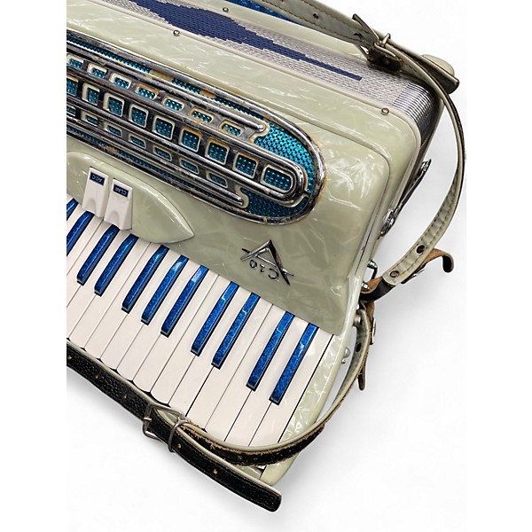 Used Lindo C10 Accordion
