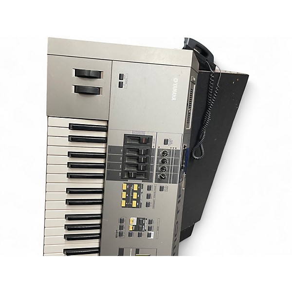 Used Yamaha Motif 6 61 Key Keyboard Workstation | Guitar Center