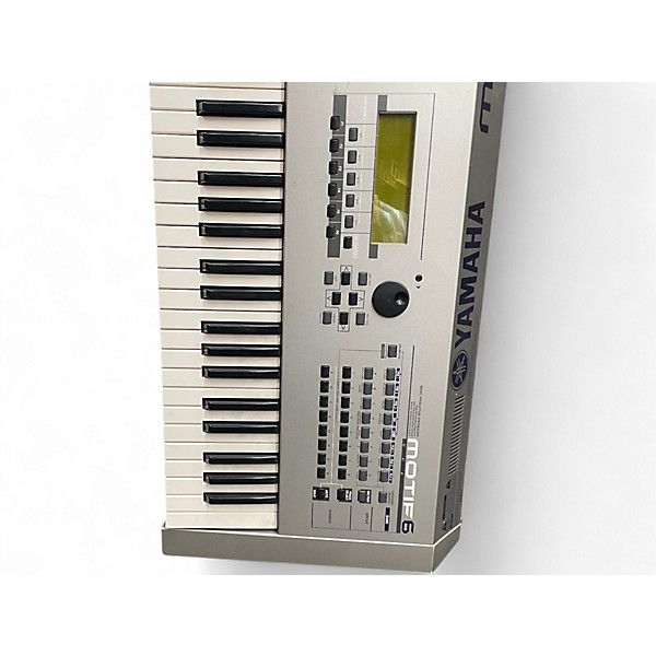Used Yamaha Motif 6 61 Key Keyboard Workstation | Guitar Center