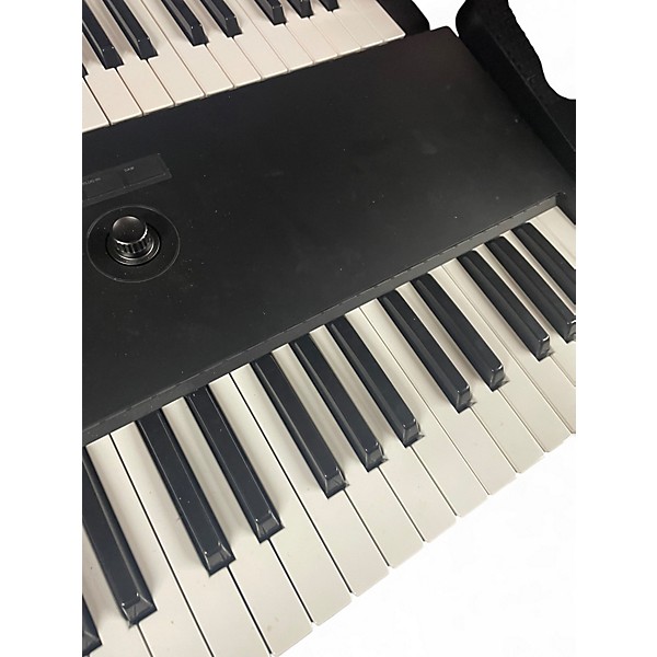 Used Native Instruments kontrol s61 mk3