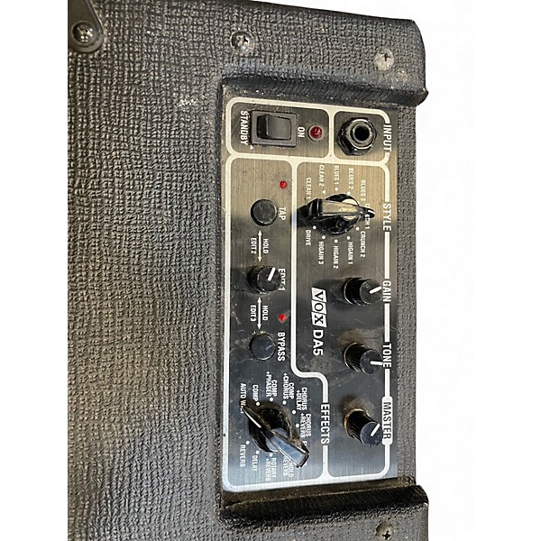 Used VOX DA5 Battery Powered Amp