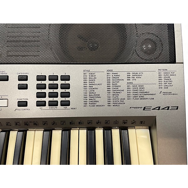 Used Yamaha PSRE443 Keyboard Workstation