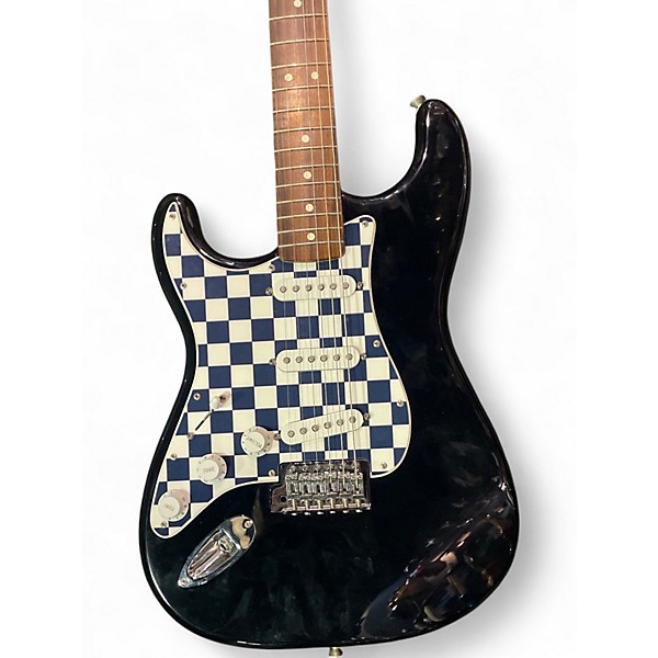 Used 2005 Fender MIM STRAT BLACK Solid Body Electric Guitar