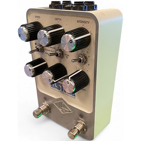 ギター Universal Audio Astra Astra Modulation Machine – Universal Audio
