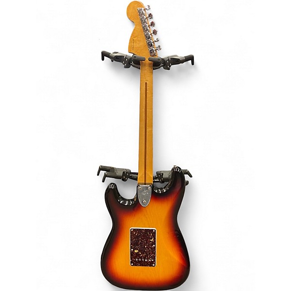 Used Fender Classic Series '70s Stratocaster 3 Tone Sunburst Solid Body Electric Guitar