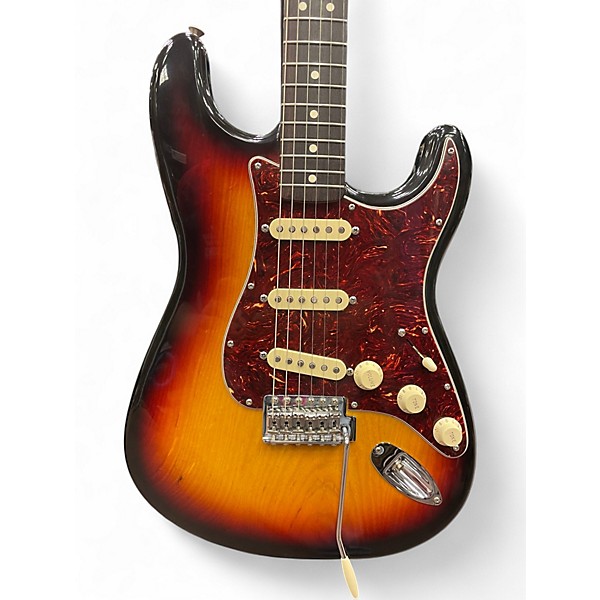 Used Fender Classic Series '70s Stratocaster 3 Tone Sunburst Solid Body Electric Guitar