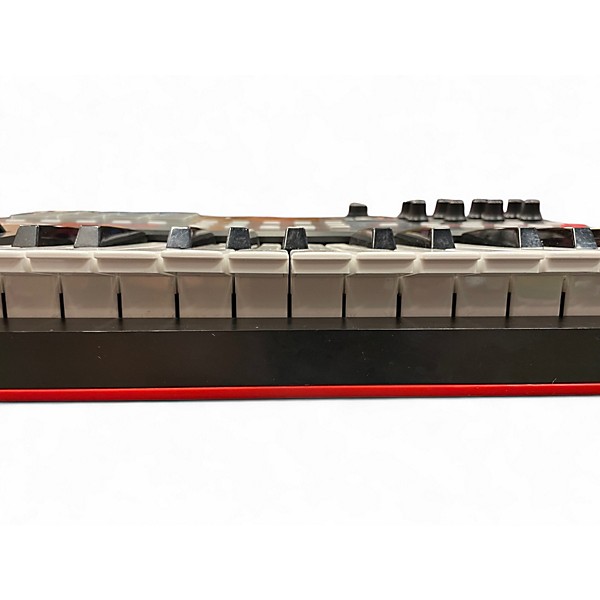 Used Akai Professional MPK225 25-Key MIDI Controller