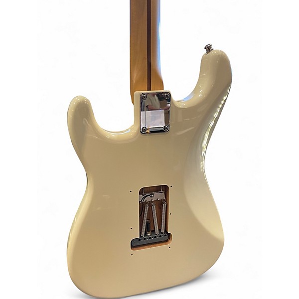 Used Fender Standard Stratocaster Arctic White Solid Body Electric Guitar