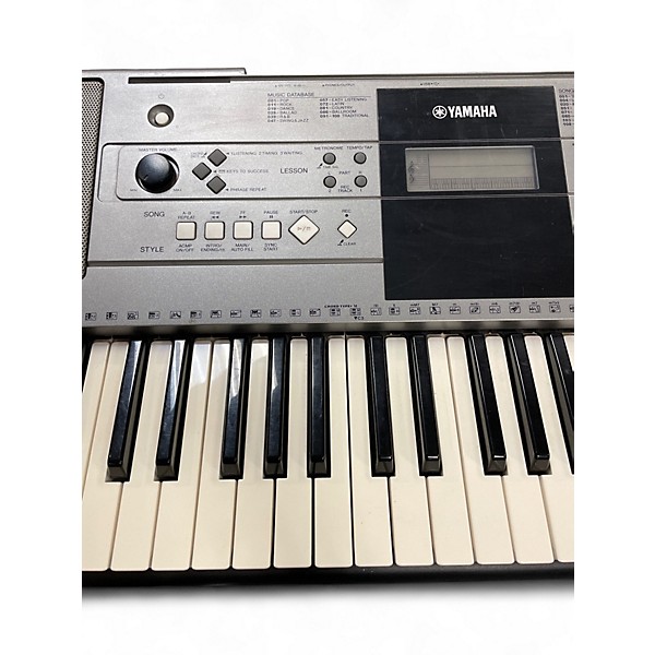 Used Yamaha YPT330 61 Key Portable Keyboard