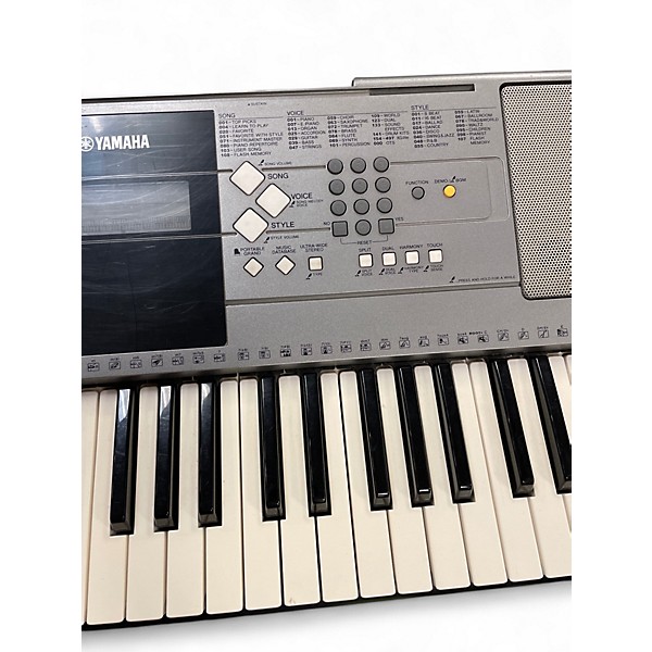 Used Yamaha YPT330 61 Key Portable Keyboard