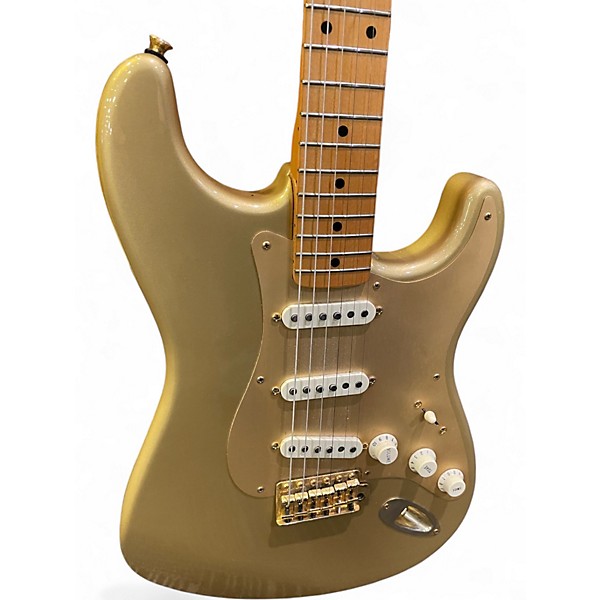 Used 2004 Fender 50th Anniversary Stratocater Aztec Gold Solid Body Electric Guitar