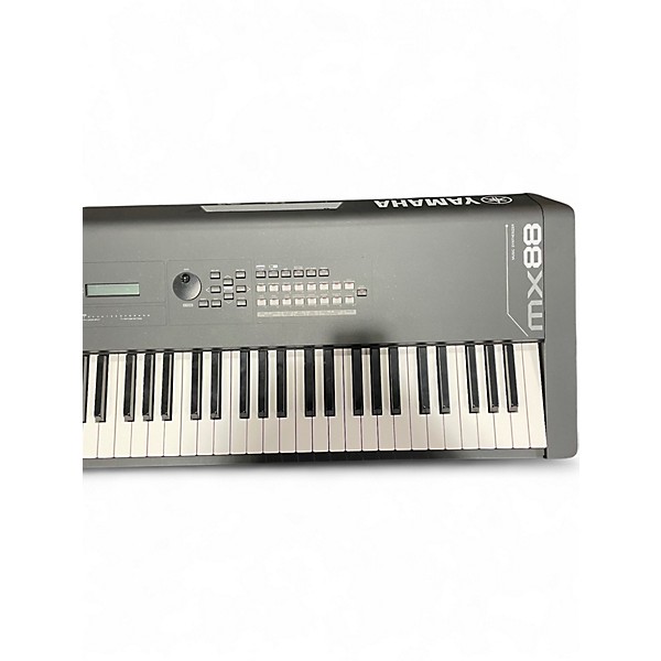 Used Yamaha MX88BK Synthesizer