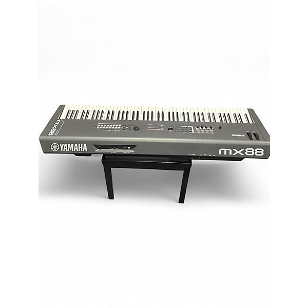 Used Yamaha MX88BK Synthesizer