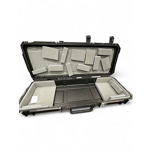 Used SKB 61 KEY HARDSHELL CASE WITH WHEELS Keyboard Case