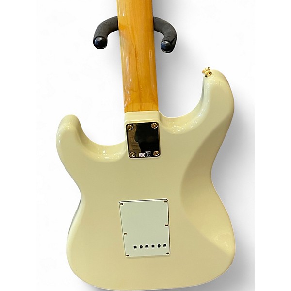 Used Fender Limited Edition "Daybreak" Stratocaster Olympic White Solid Body Electric Guitar