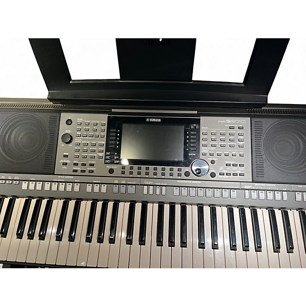 Used Yamaha PSRS970 61 Key Keyboard Workstation
