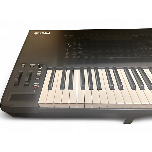 Used Yamaha Montage M8x Keyboard Workstation