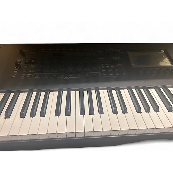Used Yamaha Montage M8x Keyboard Workstation