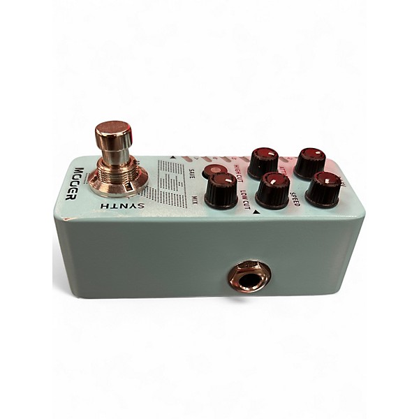 Used Mooer e7 synth Effect Pedal