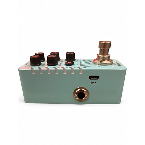 Used Mooer e7 synth Effect Pedal