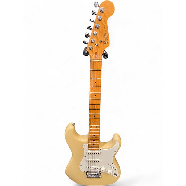 Vintage 1983 Fender American 2 Knob Standard Stratocaster Olympic White Solid Body Electric Guitar