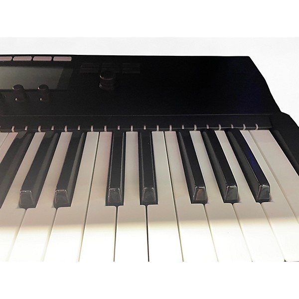 Used Komplete Kontrol S49 MIDI Controller