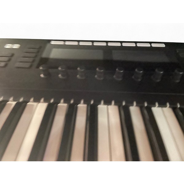 Used Komplete Kontrol S49 MIDI Controller