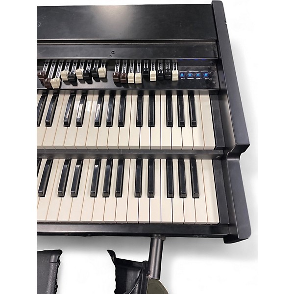 Used Viscount LEGEND LIVE JOEY DEFRANCESCO Organ