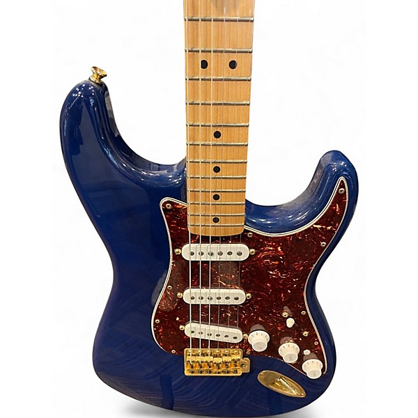 Used Fender Deluxe Players Stratocaster Sapphire Blue Transparent Solid Body Electric Guitar