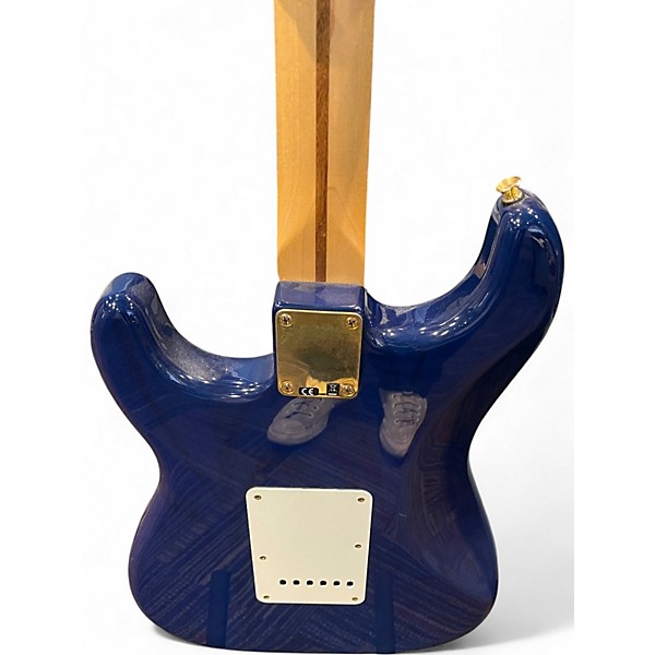 Used Fender Deluxe Players Stratocaster Sapphire Blue Transparent Solid Body Electric Guitar