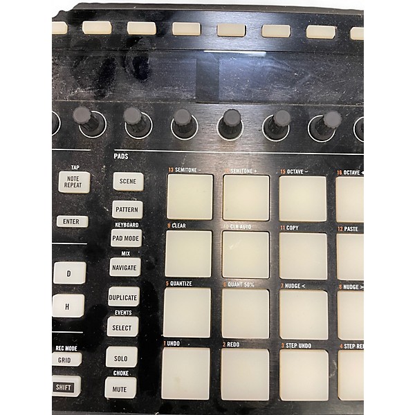 Used Native Instruments Maschine MKII MIDI Controller