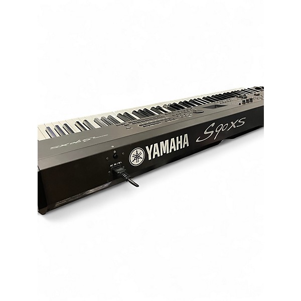 Used Yamaha S90XS 88 Key Synthesizer