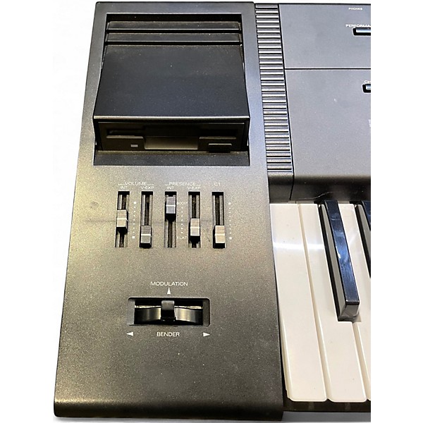 Used Roland JV-1000 Keyboard Workstation