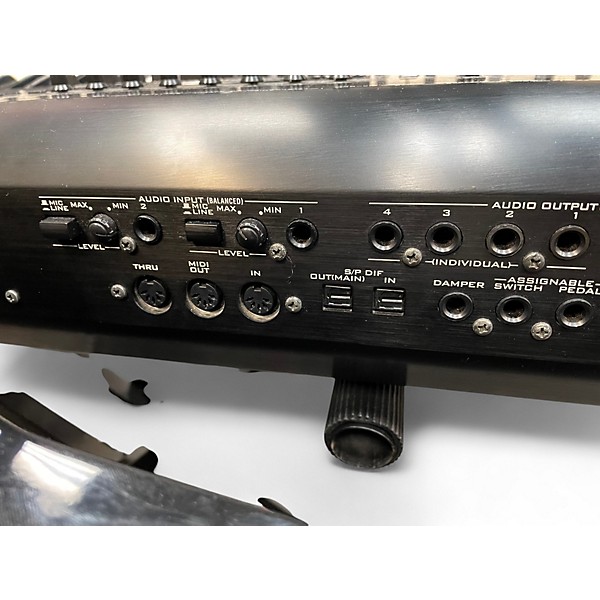 Used KORG Kronos X88 88 Key Keyboard Workstation