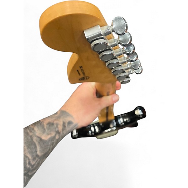 Used Fender Deluxe Roadhouse Stratocaster 3 Color Sunburst Solid Body Electric Guitar